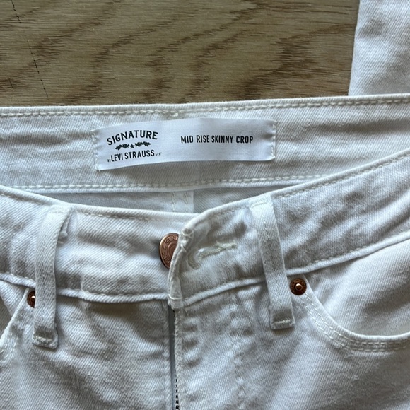 White ripped jeans! - Picture 4 of 5